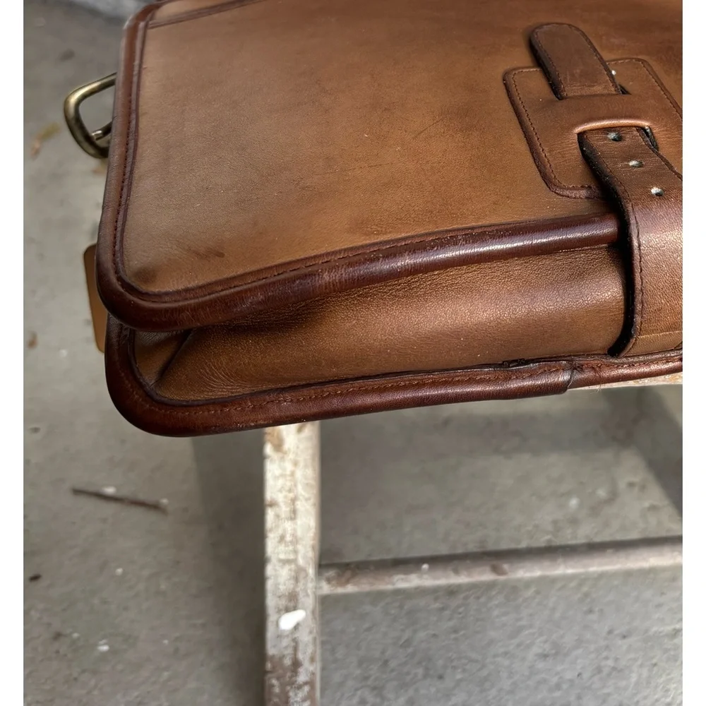 🌟Vintage 🌟COACH 70's TWO TONED Saddle/ buckle Courier Large
